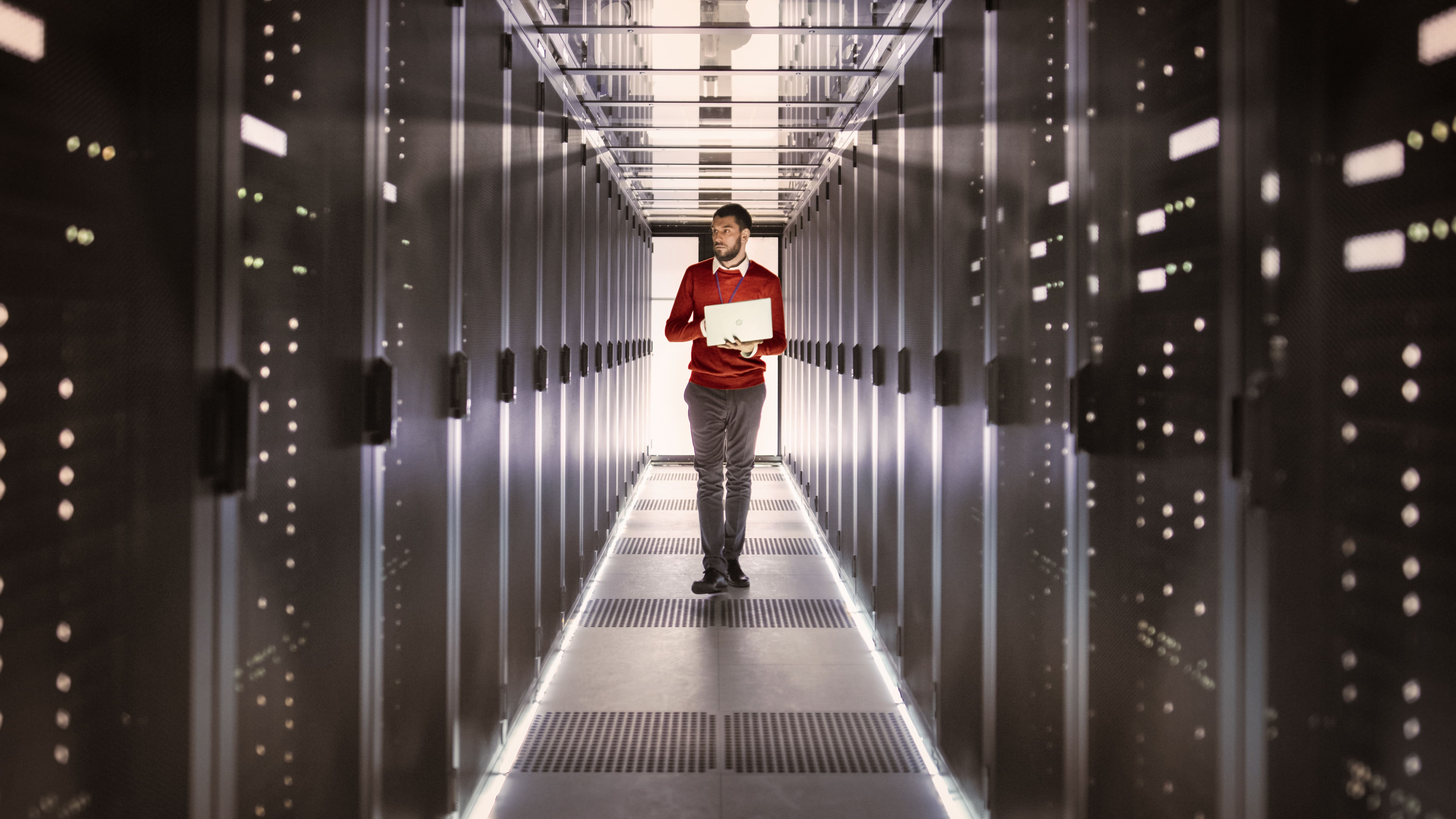 Build vs Buy: Strategic Considerations for Data Centers in India’s 2024 Digital Landscape